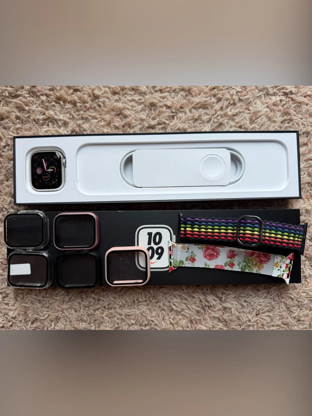 Apple Watch 41mm Nike Series 7 + Milanese and Fabric Bands + Cases + Charger